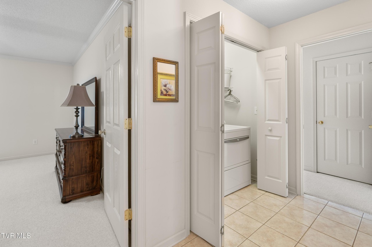 310 Viking Pl - Photo 7 of 10