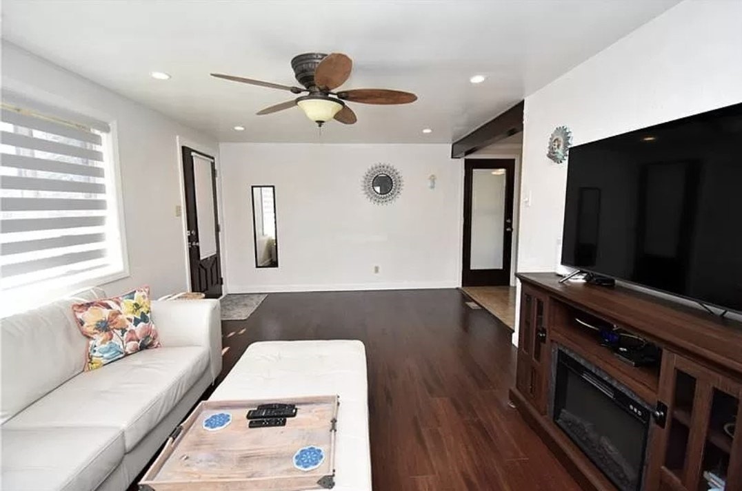 216 Mira Ave - Photo 3 of 19