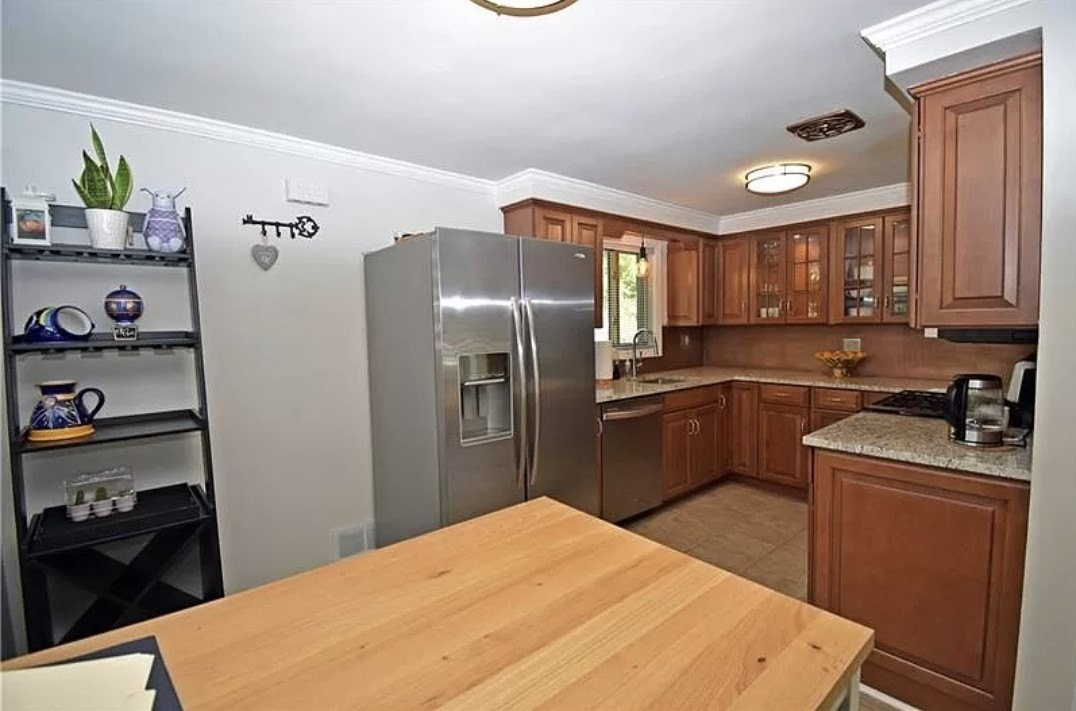 216 Mira Ave - Photo 5 of 19