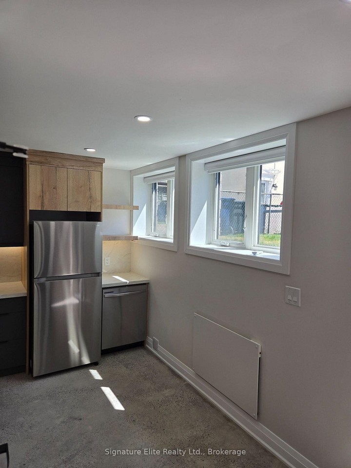 46 Pitt Avenue - Photo 3 of 13