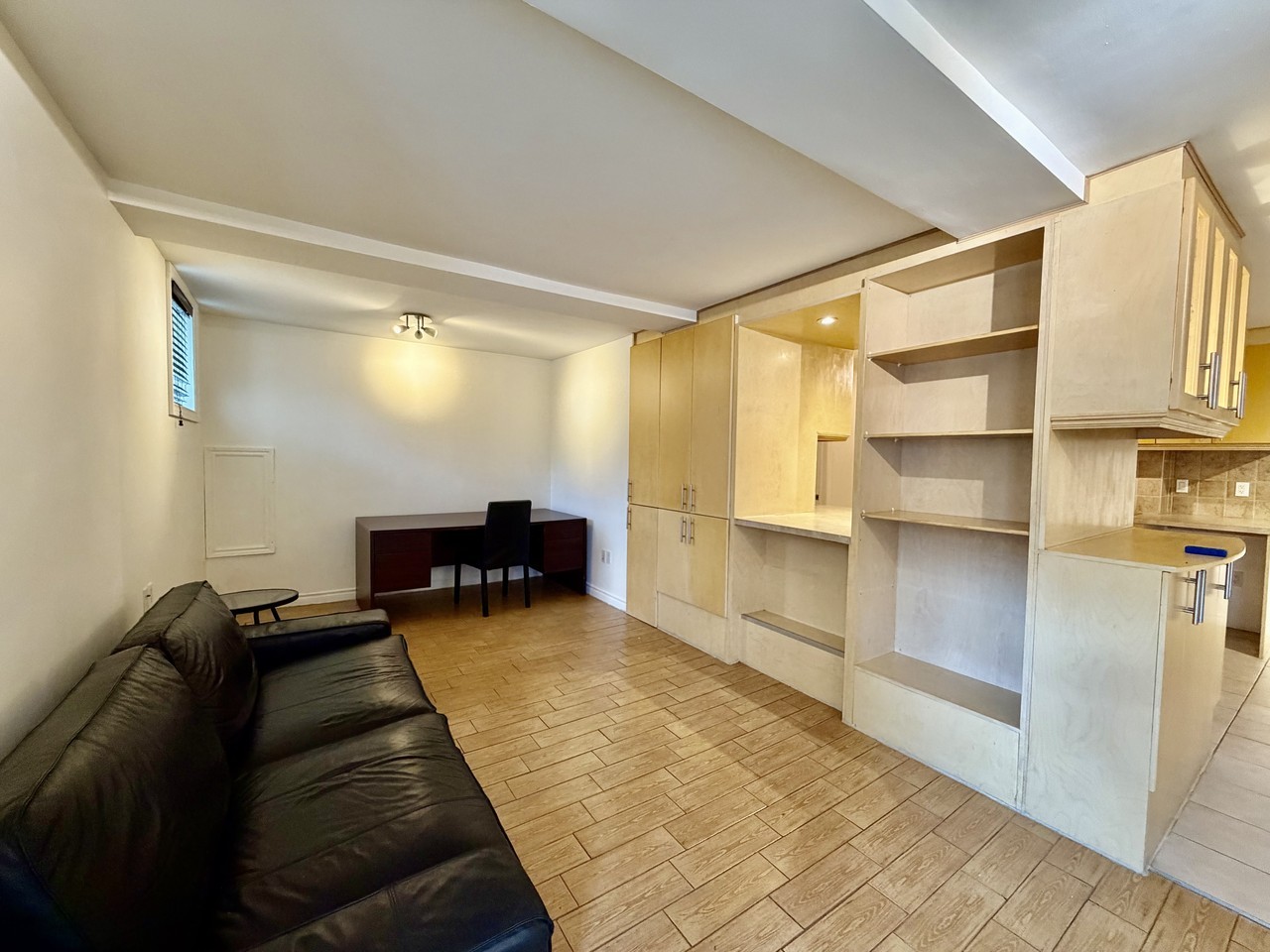 8006 Avenue De Lorimier - Photo 2 of 13
