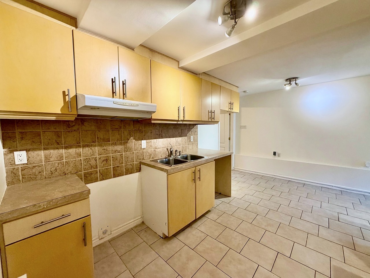 8006 Avenue De Lorimier - Photo 7 of 13