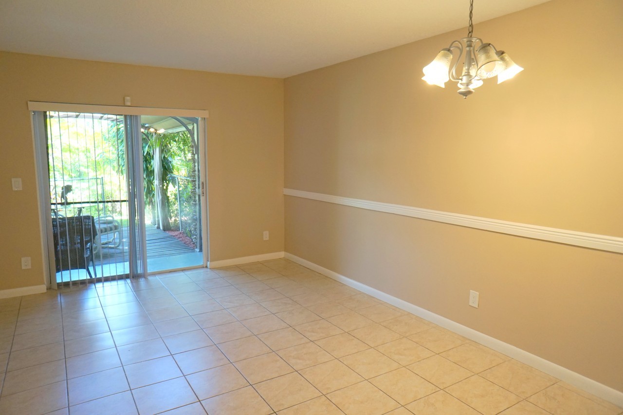 4073 Northwest 114th Avenue - Photo 7 of 37