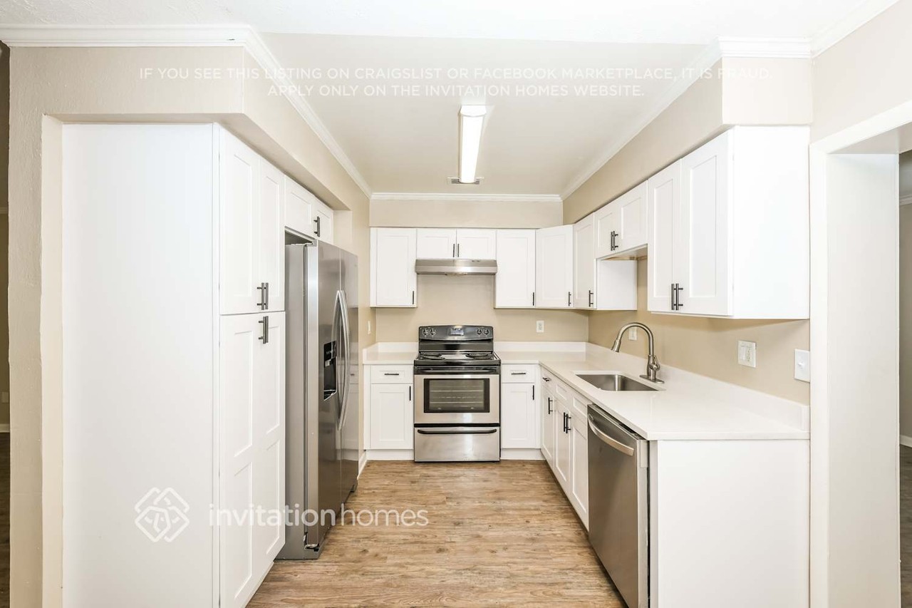 3309 Australian Cir - Photo 7 of 17