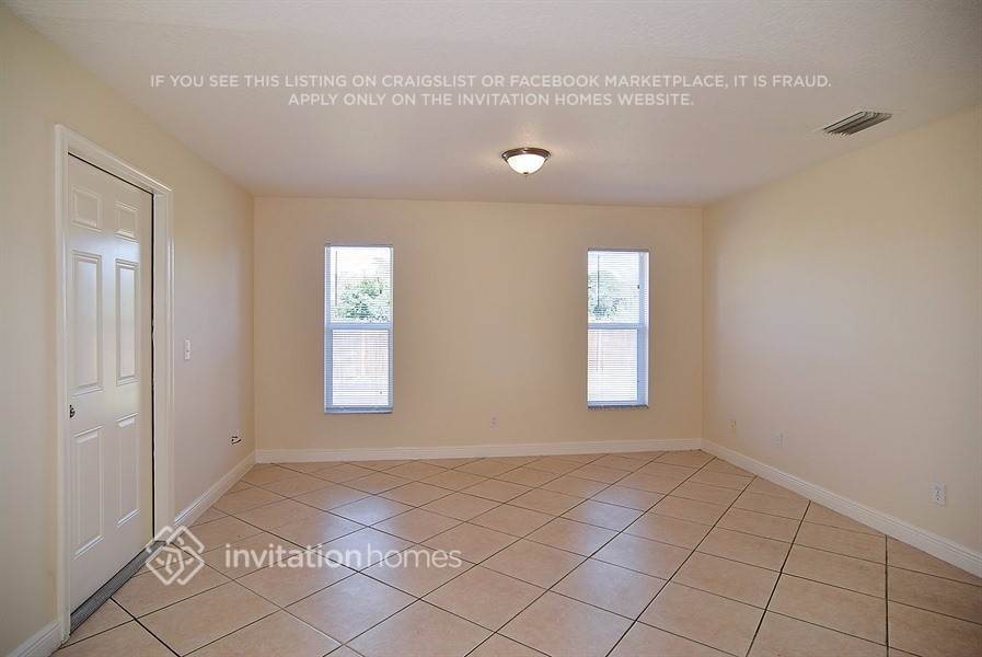 1409 Sw Algardi Ln - Photo 3 of 15