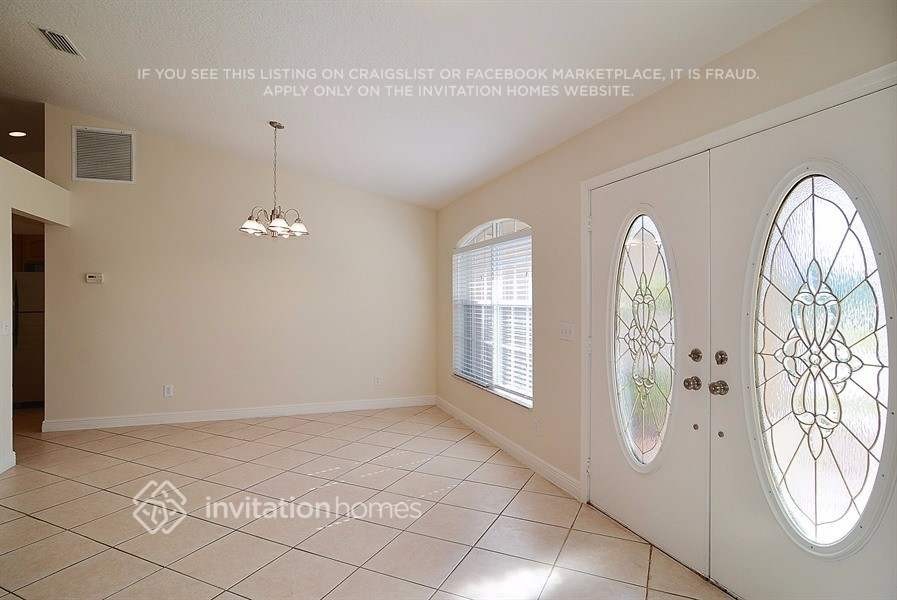 1409 Sw Algardi Ln - Photo 4 of 15