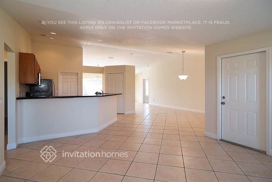 1409 Sw Algardi Ln - Photo 5 of 15