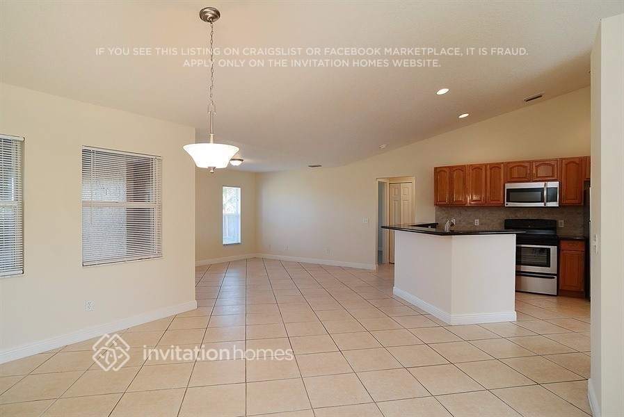 1409 Sw Algardi Ln - Photo 6 of 15