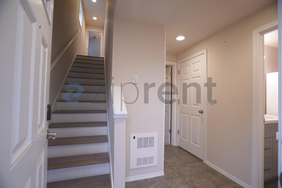 8520 Nesbit Ave N - Photo 4 of 21