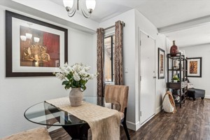 featured image of 2940 E Broadway Rd