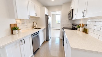 featured image of 165 Ontario St