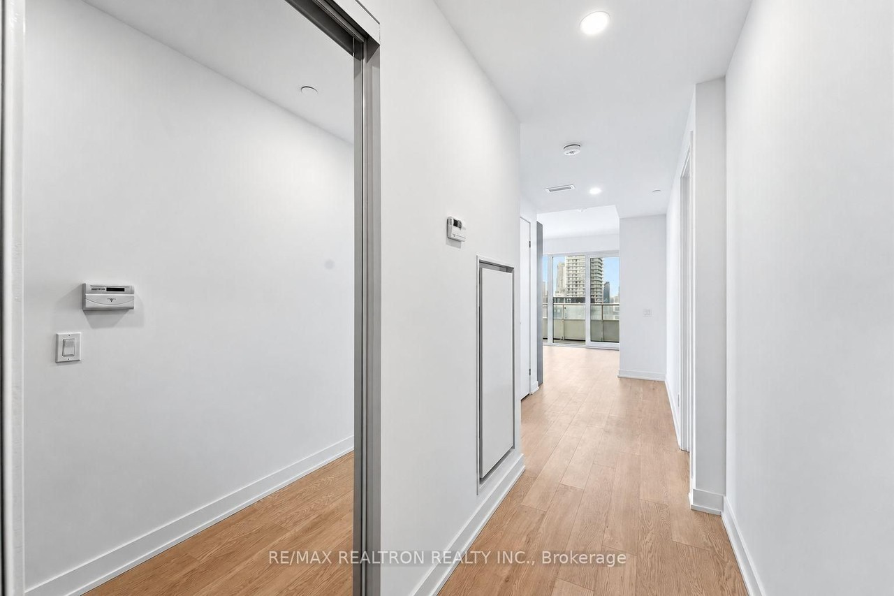 88 Queen Street East #4711 - Photo 3 of 19