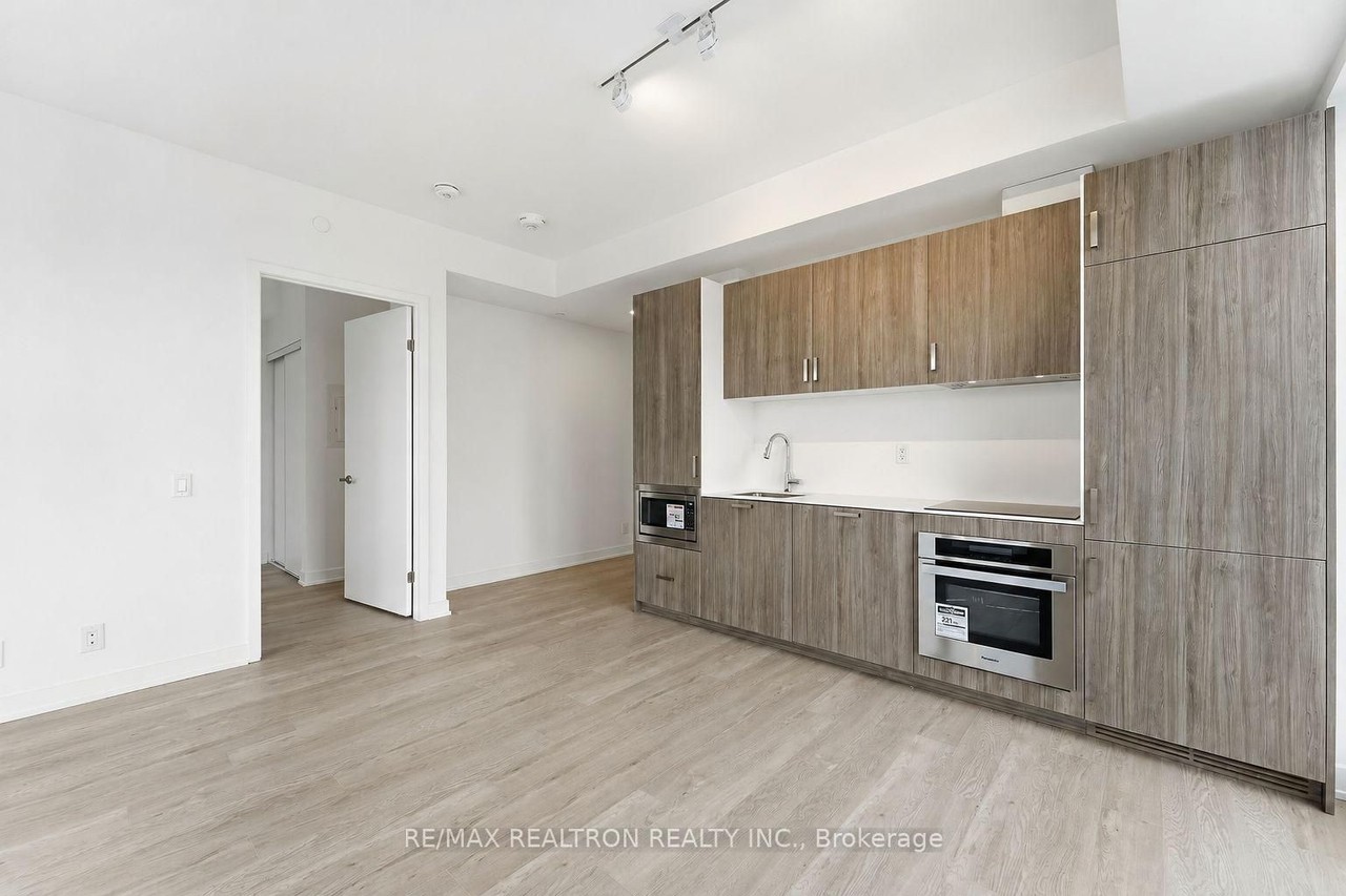 88 Queen Street East #4711 - Photo 6 of 19