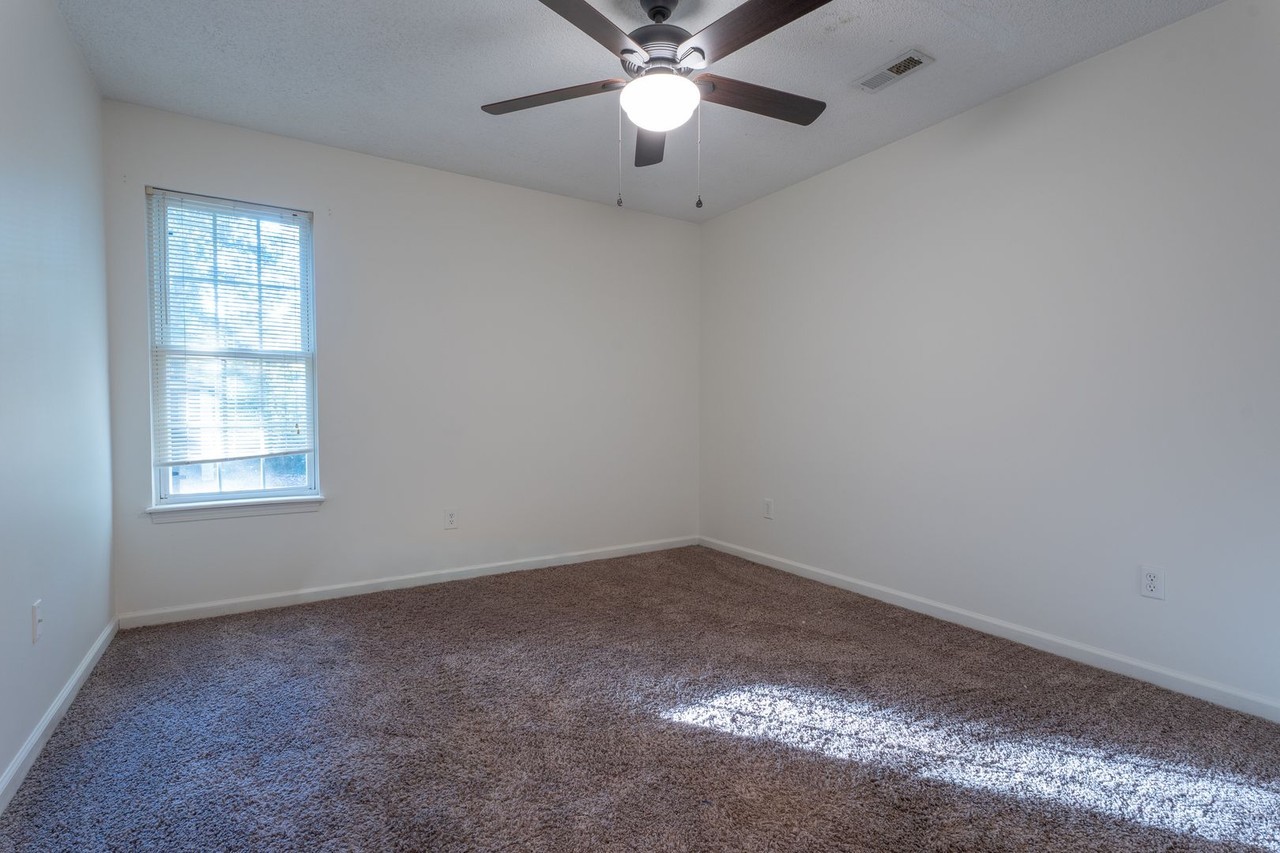 108 Pine Ridge Ln - Photo 6 of 16
