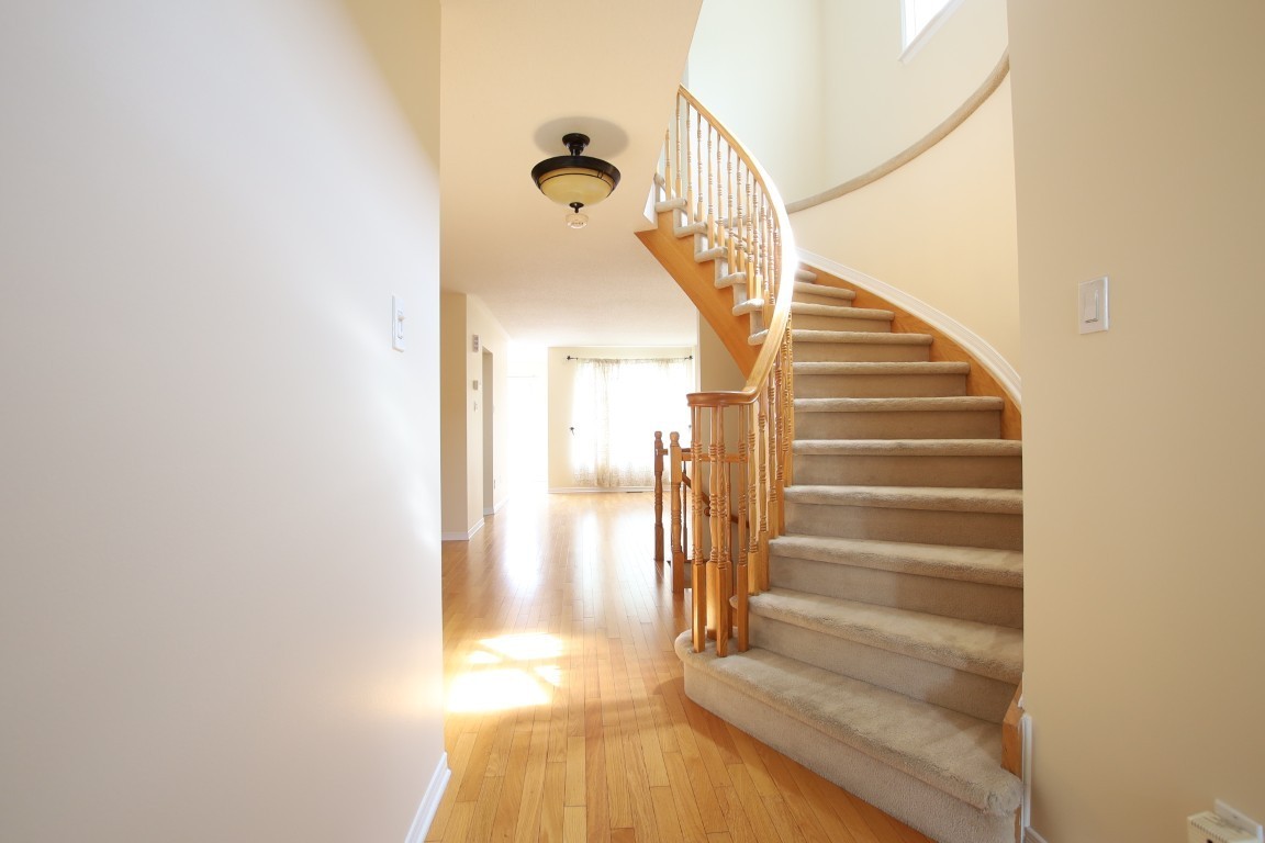 229 Portrush Ave - Photo 3 of 25