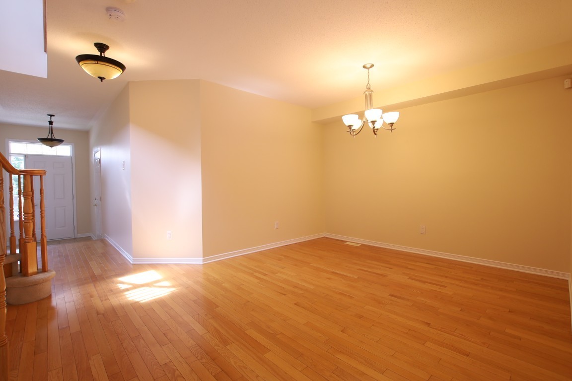229 Portrush Ave - Photo 4 of 25
