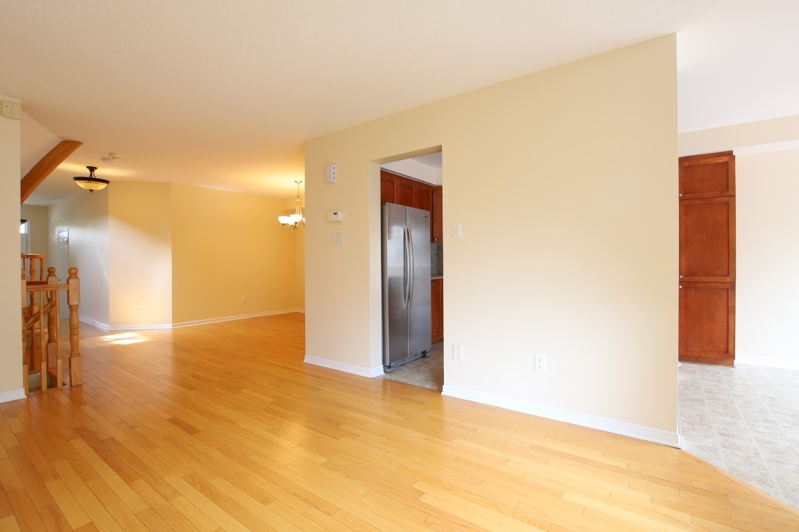 229 Portrush Ave - Photo 6 of 25