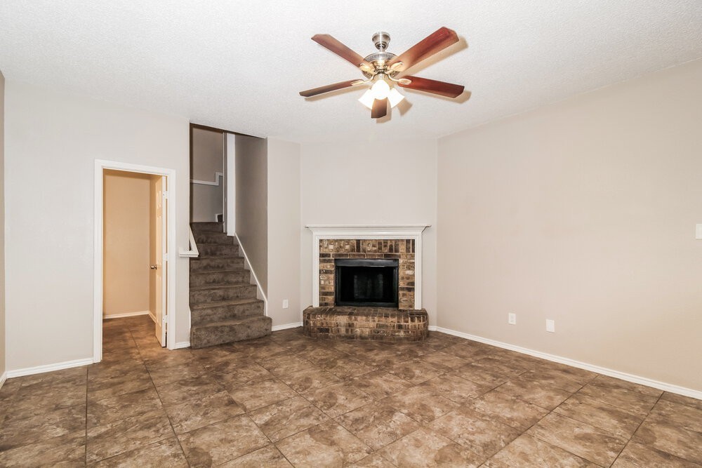 1753 Overland St - Photo 5 of 17