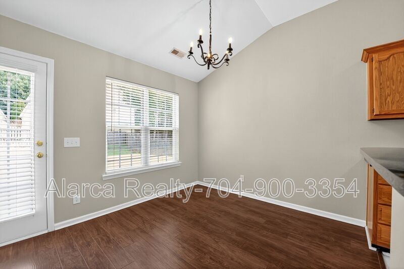 11223 Dickie Ross Rd - Photo 5 of 23