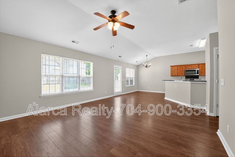 11223 Dickie Ross Rd - Photo 7 of 23
