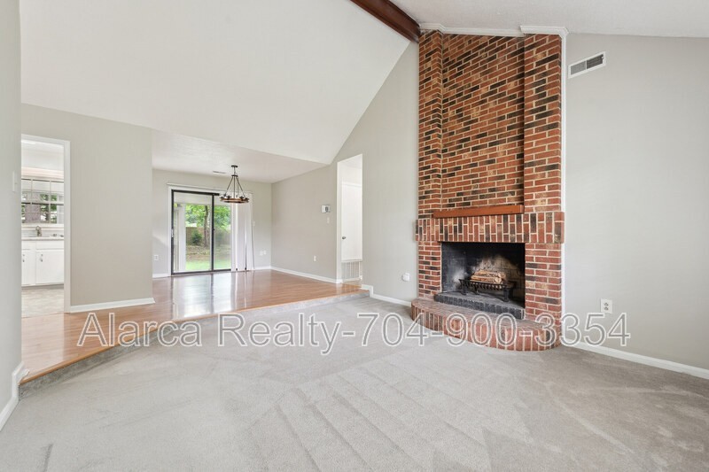1207 Forest Wood Dr - Photo 2 of 20