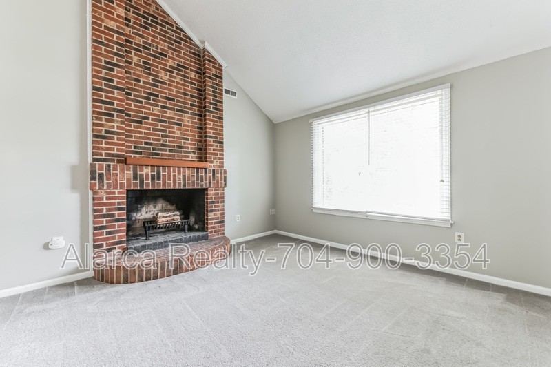 1207 Forest Wood Dr - Photo 3 of 20