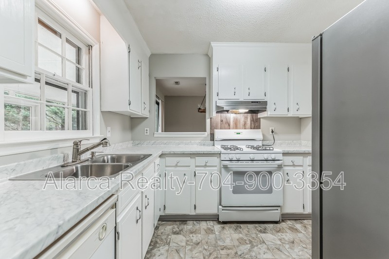 1207 Forest Wood Dr - Photo 4 of 20