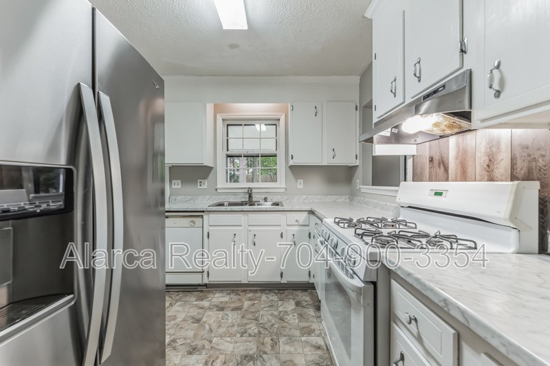 1207 Forest Wood Dr - Photo 5 of 20