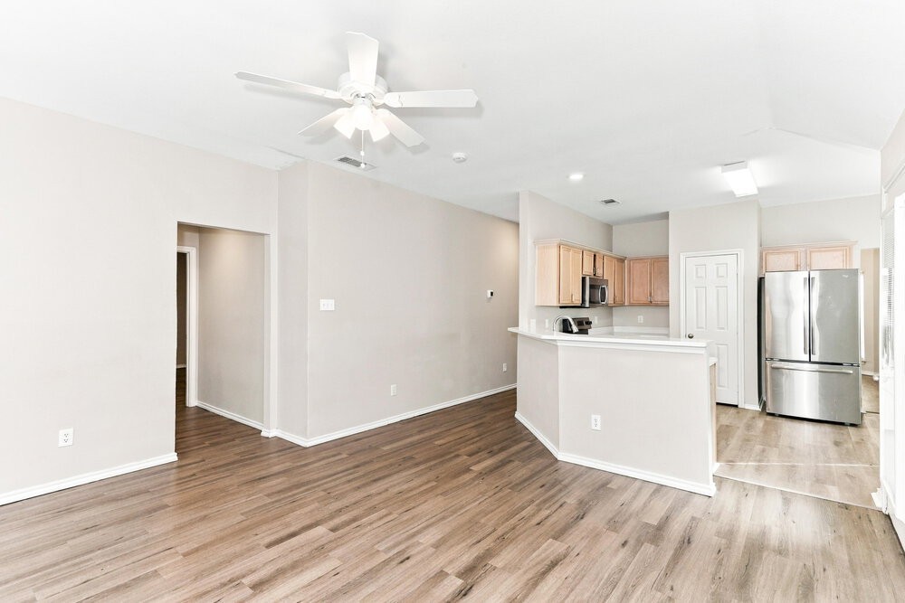 2823 Saint Martin Dr - Photo 3 of 16