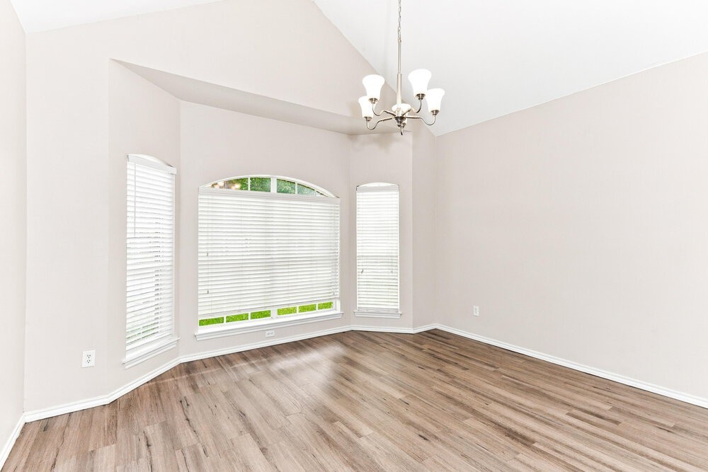 2823 Saint Martin Dr - Photo 6 of 16