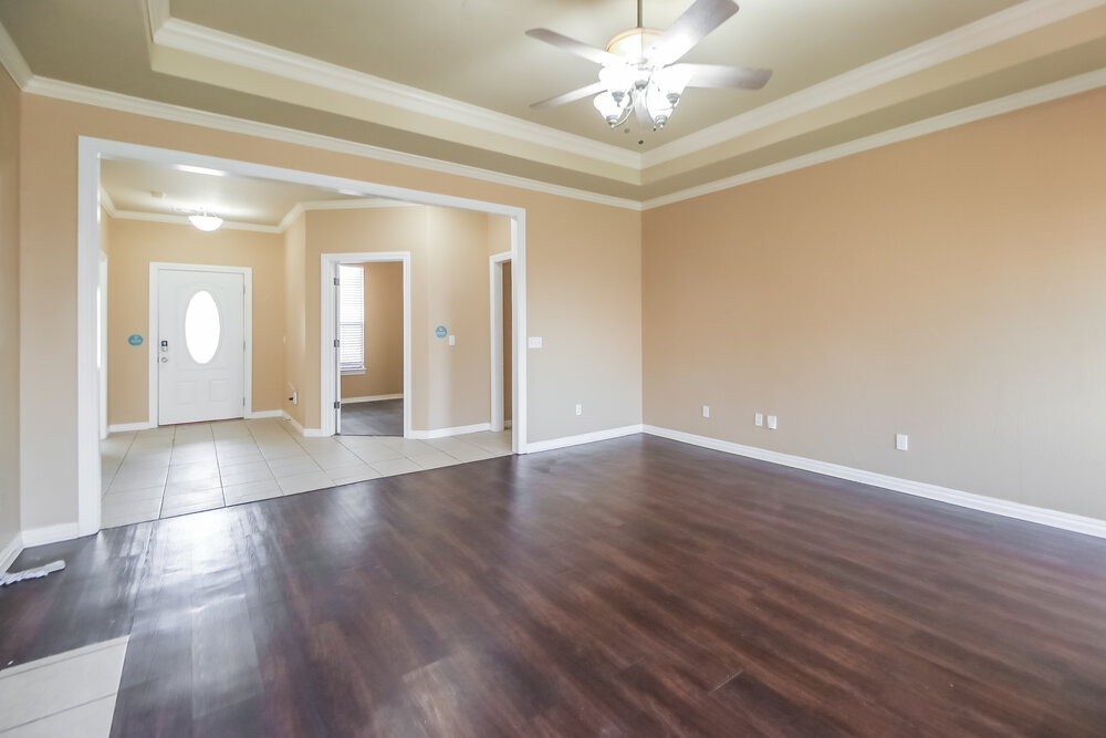 2617 Se 6th Cir - Photo 4 of 16