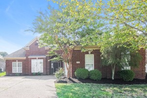 featured image of 4388 Bloombury St