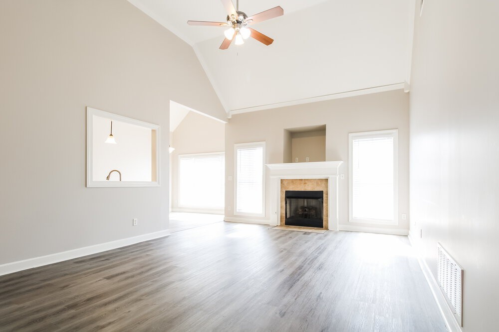 4388 Bloombury St - Photo 5 of 16