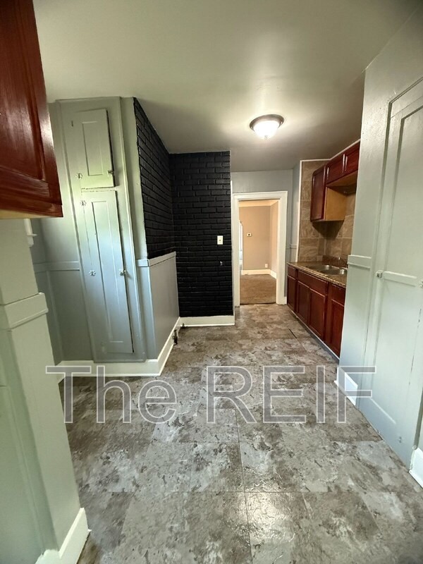 13684 Wadsworth St - Photo 6 of 10
