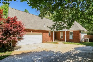 featured image of 388 Jasmine Dr