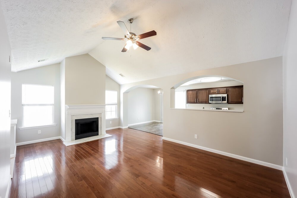 2341 Carousel Park Dr - Photo 4 of 17