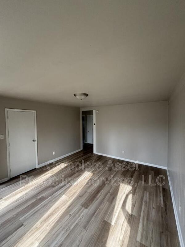 5360 Boulder Ave - Photo 3 of 9
