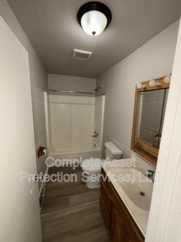 5360 Boulder Ave - Photo 4 of 9
