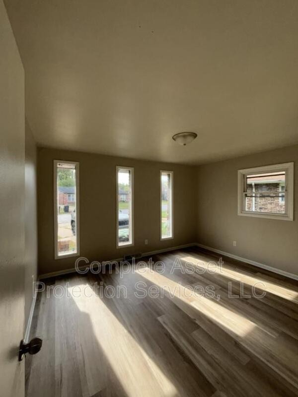 5360 Boulder Ave - Photo 5 of 9
