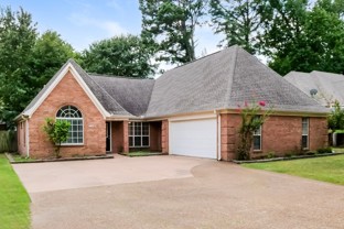1163 Carriage Dr S - Photo 1 of 1