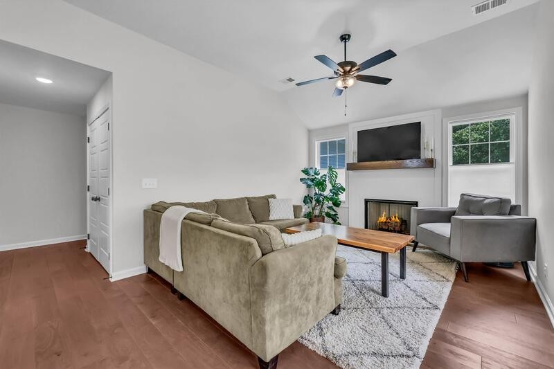 1405 Fredrick Dr - Photo 2 of 23