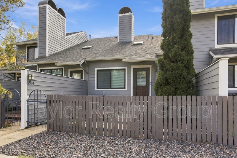 284 S Taft Ct - Photo 2 of 24