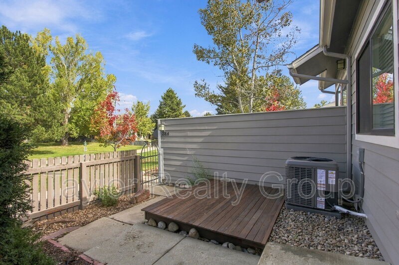 284 S Taft Ct - Photo 4 of 24