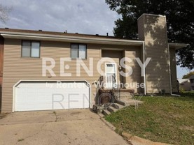 2612 Se 18th Ct - Photo 1 of 1