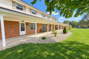 featured image of 565 Leisure Ln