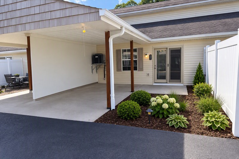 565 Leisure Ln - Photo 2 of 18
