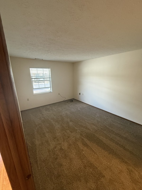 565 Leisure Ln - Photo 6 of 18