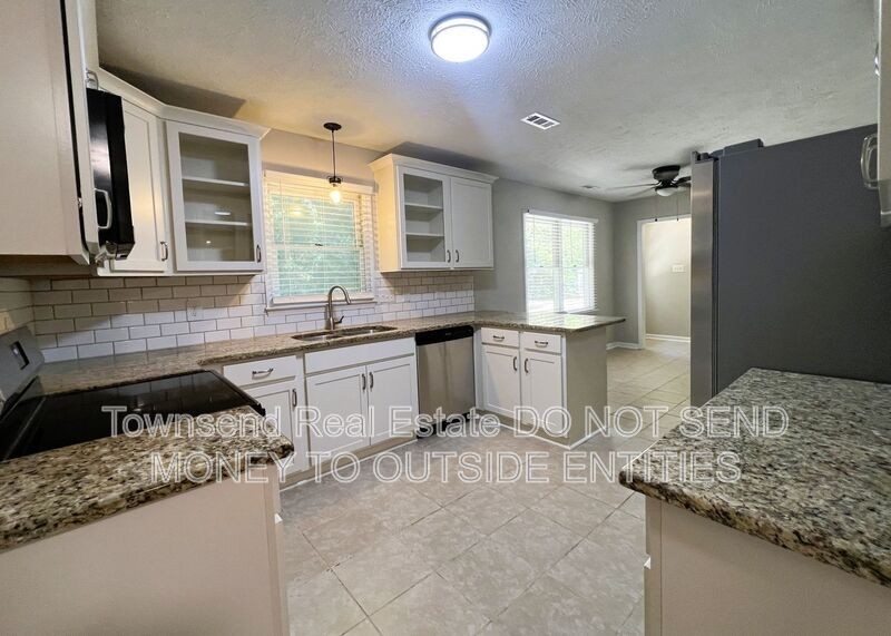 4118 Trelawney Dr - Photo 6 of 16