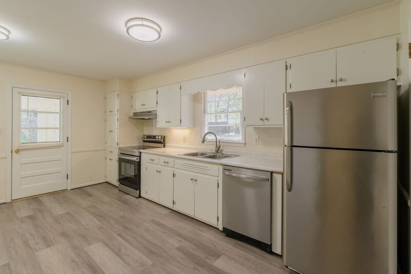120 Soule St - Photo 3 of 20