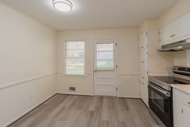 120 Soule St - Photo 5 of 20